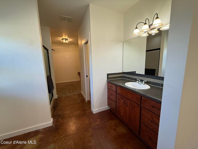 80 Carlson DR, Sandpoint, ID 83864