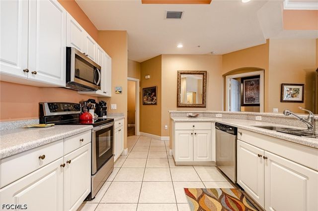 2745 1st ST 306, Fort Myers, FL 33916