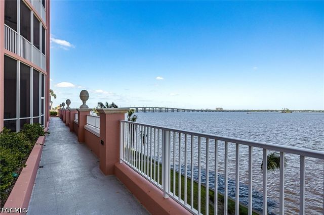 2745 1st ST 306, Fort Myers, FL 33916