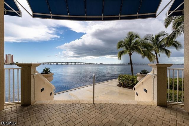 2745 1st ST 306, Fort Myers, FL 33916