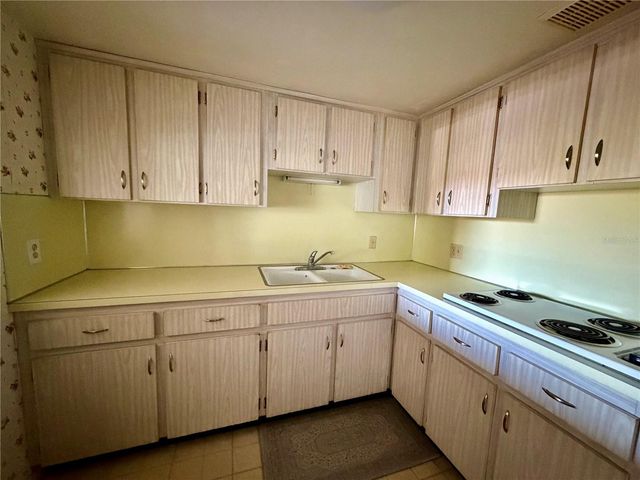 2466 ECUADORIAN WAY 64, Clearwater, FL 33763