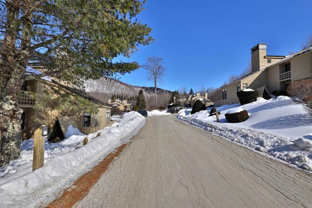 106 Fox Hollow Village C4, Mendon, VT 05701