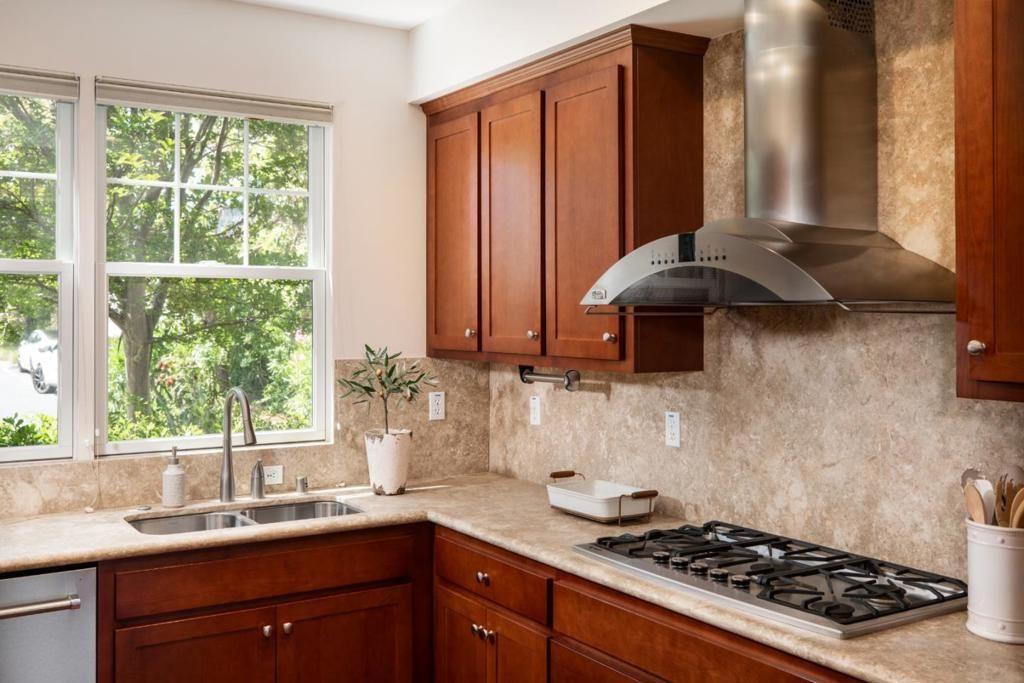 Image 5 of property listing at 819 Wilmington Terrace, Sunnyvale, CA 94087