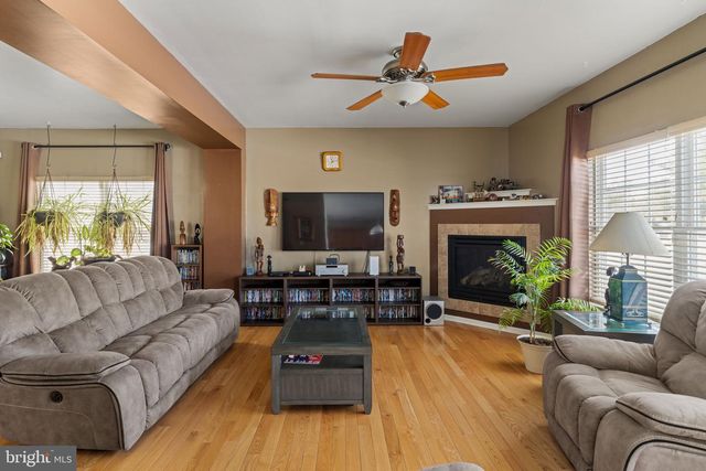 2719 MEYER PL, Philadelphia, PA 19114