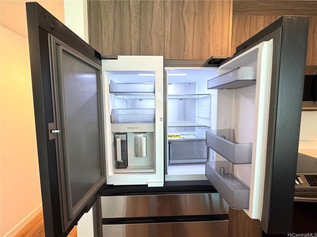 1515 Liona Street 1211, Honolulu, HI 96814