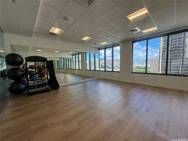 1515 Liona Street 1211, Honolulu, HI 96814