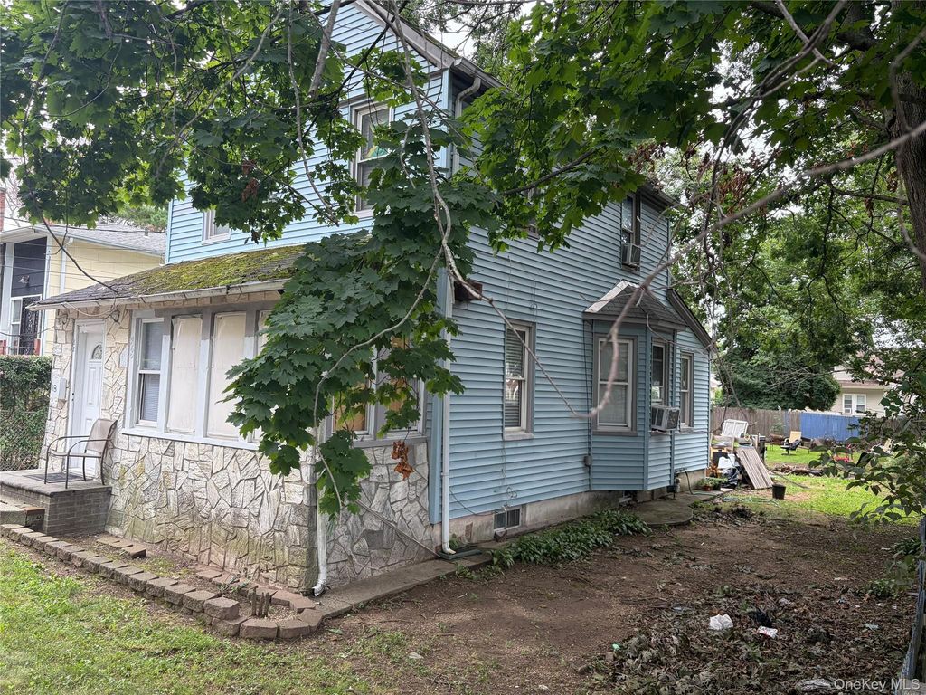 88 Colonial Avenue, Freeport, NY 11520 — photo 2