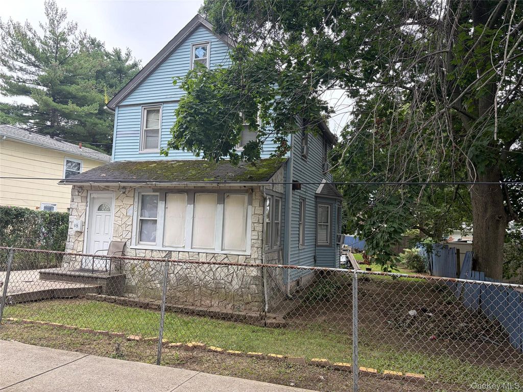 88 Colonial Avenue, Freeport, NY 11520 — photo 4