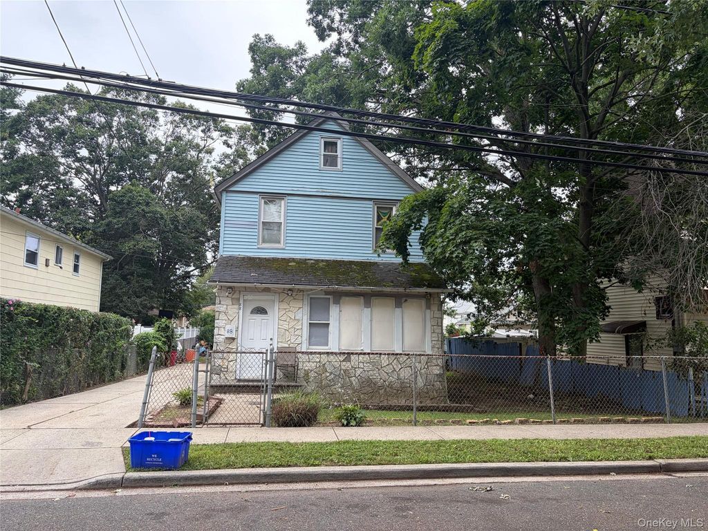 88 Colonial Avenue, Freeport, NY 11520 — photo 5