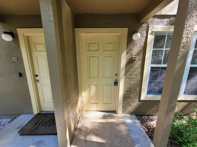 36106 LAKE CHASE BOULEVARD 104, Zephyrhills, FL 33541