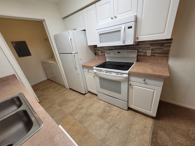 36106 LAKE CHASE BOULEVARD 104, Zephyrhills, FL 33541