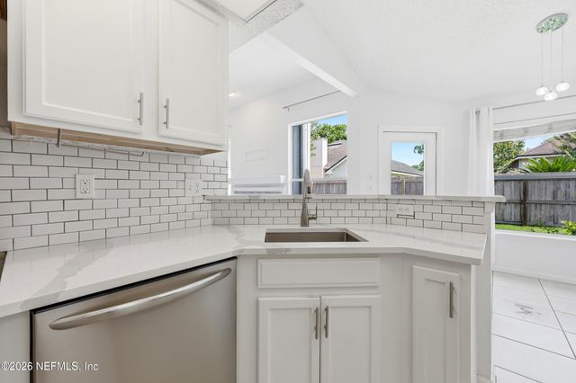 424 BUCKEYE Lane E, Jacksonville, FL 32259