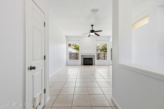 424 BUCKEYE Lane E, Jacksonville, FL 32259