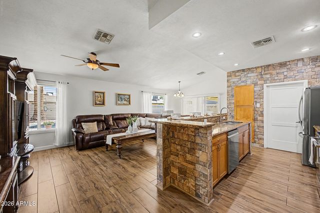 755 W LAGUNA AZUL Avenue, Mesa, AZ 85210