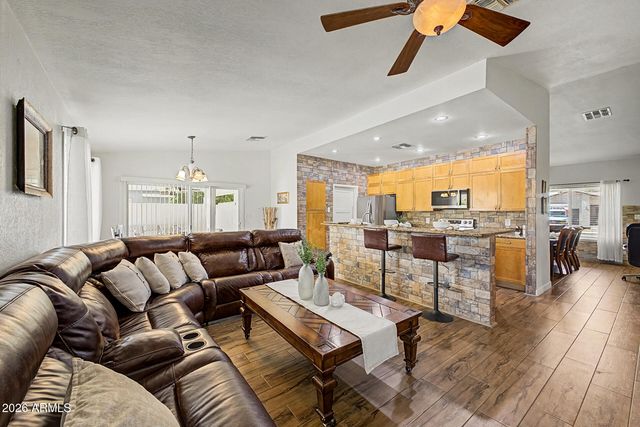 755 W LAGUNA AZUL Avenue, Mesa, AZ 85210