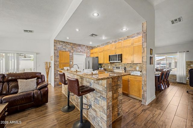 755 W LAGUNA AZUL Avenue, Mesa, AZ 85210