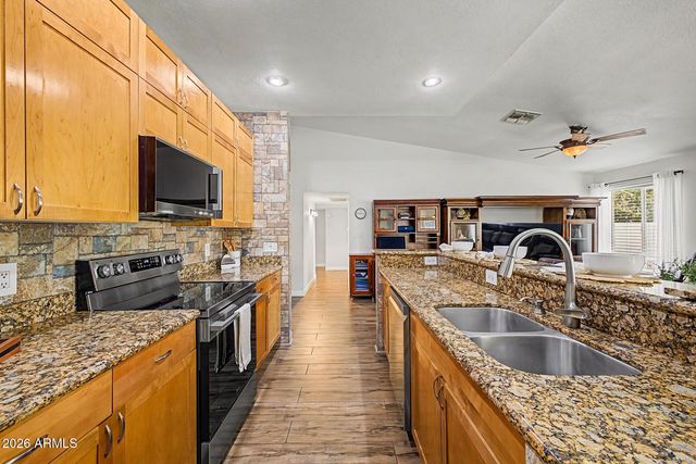 755 W LAGUNA AZUL Avenue, Mesa, AZ 85210