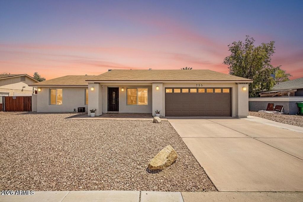 755 W LAGUNA AZUL Avenue, Mesa, AZ 85210