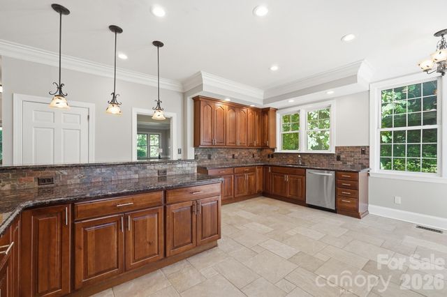 1624 S New Hope Road, Gastonia, NC 28054