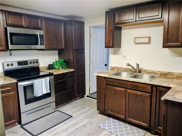 1511 Acoma Drive, Akron, OH 44306