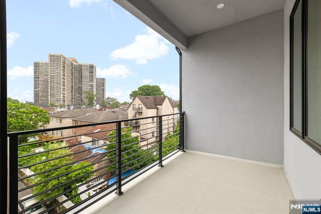 240 Columbia Avenue, Fort Lee, NJ 07024