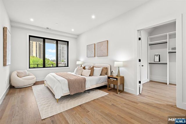 240 Columbia Avenue, Fort Lee, NJ 07024