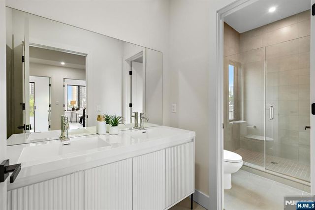 240 Columbia Avenue, Fort Lee, NJ 07024