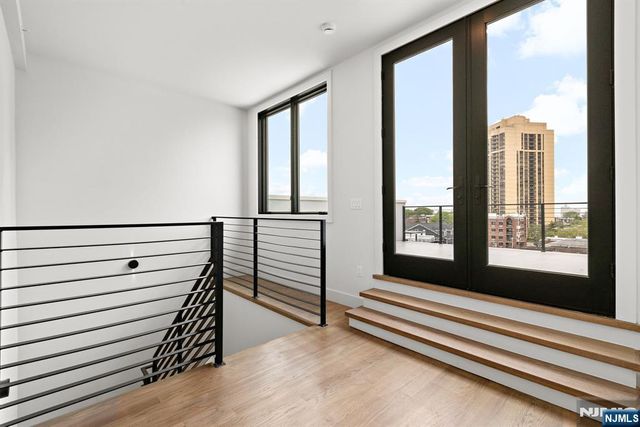 240 Columbia Avenue, Fort Lee, NJ 07024