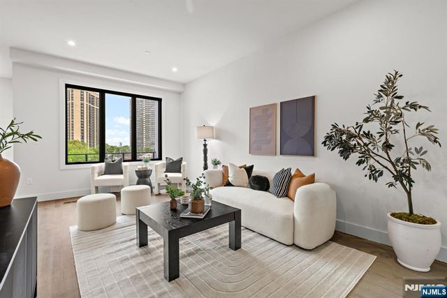 240 Columbia Avenue, Fort Lee, NJ 07024