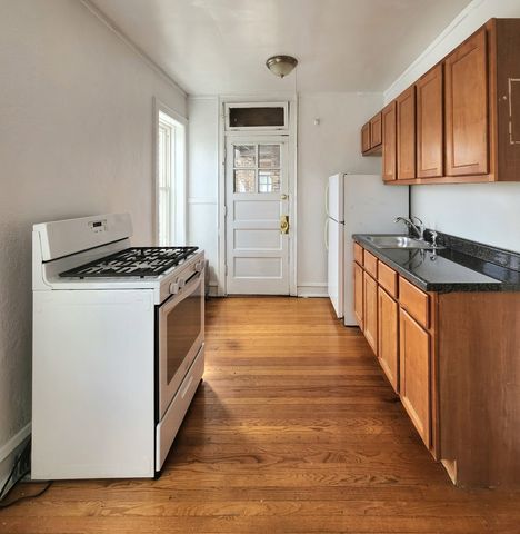 5423 W Montrose Avenue N3, Chicago, IL 60641