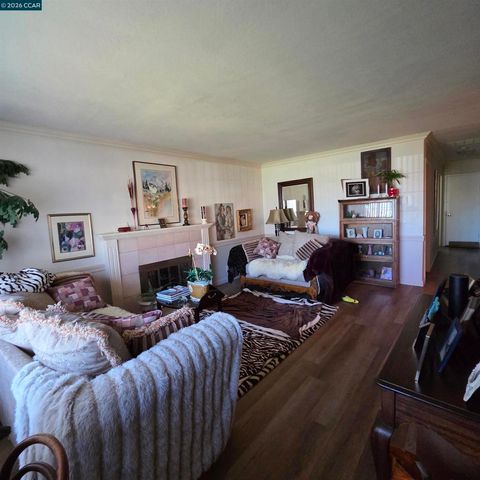 2190 Charlotte Ave, Concord, CA 94518