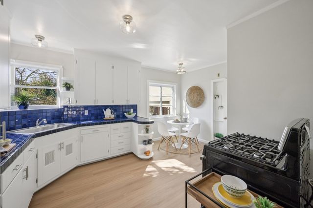 2932 2932 Marina Dr, Alameda, CA 94501