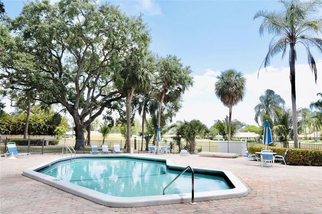 3800 N Hills Drive 402, Hollywood, FL 33021