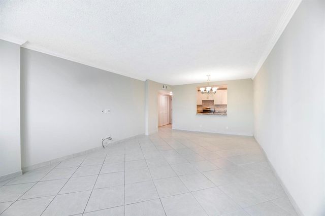 3800 N Hills Drive 402, Hollywood, FL 33021