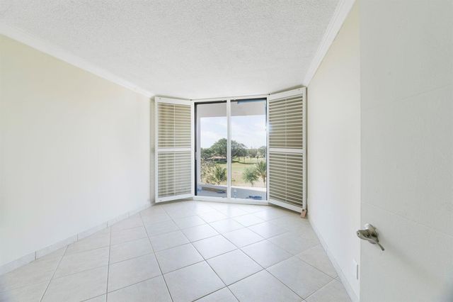 3800 N Hills Drive 402, Hollywood, FL 33021
