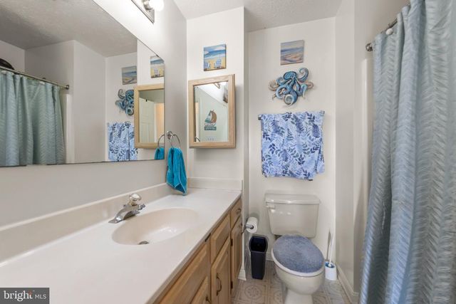 106 GREENWOOD CT, Cross Junction, VA 22625