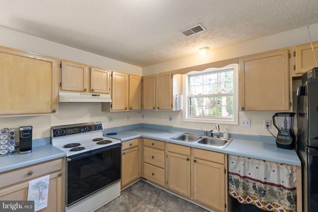 106 GREENWOOD CT, Cross Junction, VA 22625