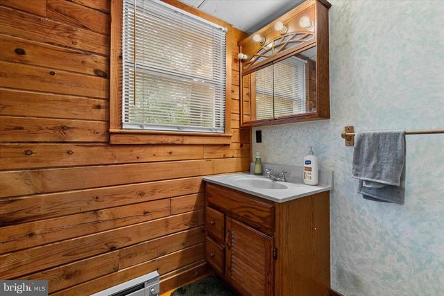 810 MOORES MOUNTAIN RD, Lewisberry, PA 17339
