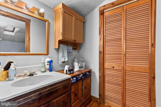 810 MOORES MOUNTAIN RD, Lewisberry, PA 17339