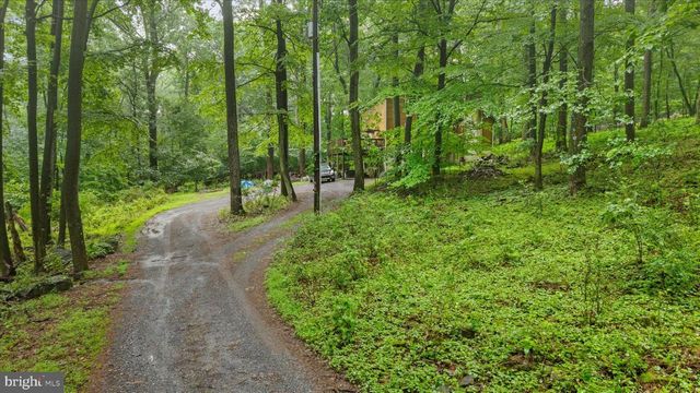 810 MOORES MOUNTAIN RD, Lewisberry, PA 17339