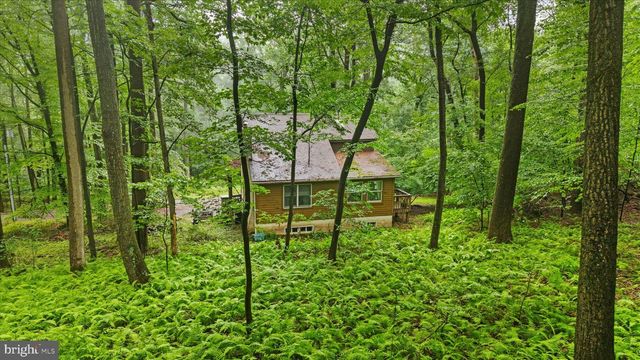 810 MOORES MOUNTAIN RD, Lewisberry, PA 17339