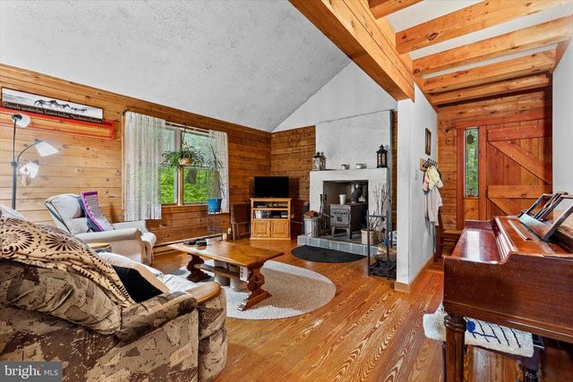 810 MOORES MOUNTAIN RD, Lewisberry, PA 17339