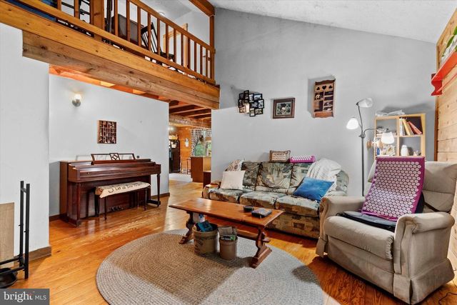 810 MOORES MOUNTAIN RD, Lewisberry, PA 17339