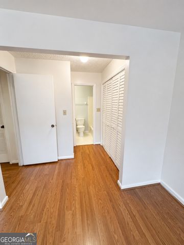 1977 Brian Way, Decatur, GA 30033