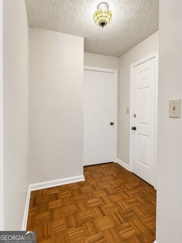 1977 Brian Way, Decatur, GA 30033