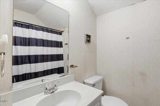 3332 N Carolina 222 Highway W, Kenly, NC 27542