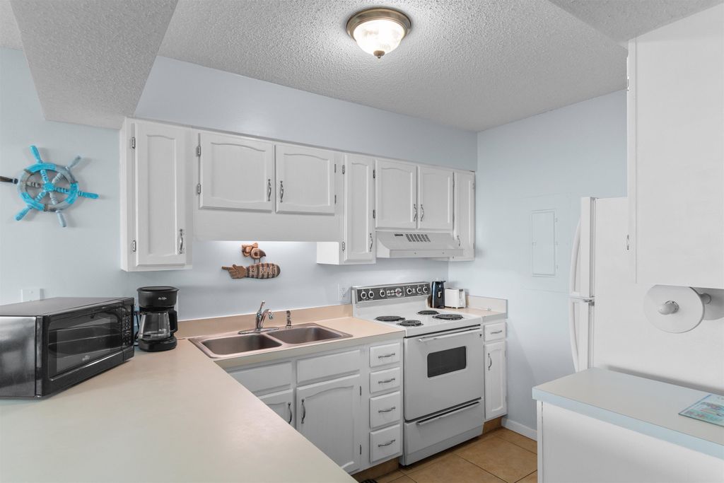 4605 S Ocean Blvd Apt H4, North Myrtle Beach, SC 29582 — photo 4