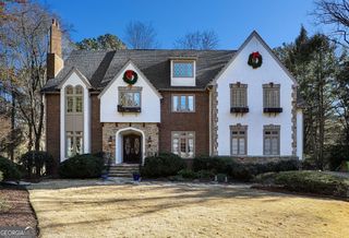 920 Curlew Court NW, Atlanta, GA 30327