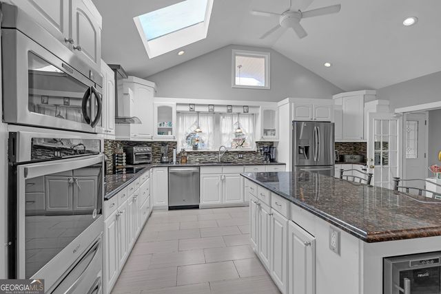 569 Garner Way NW, Lilburn, GA 30047