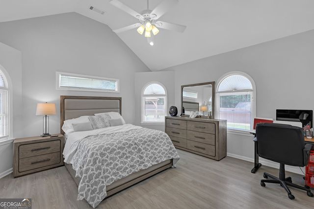 569 Garner Way NW, Lilburn, GA 30047